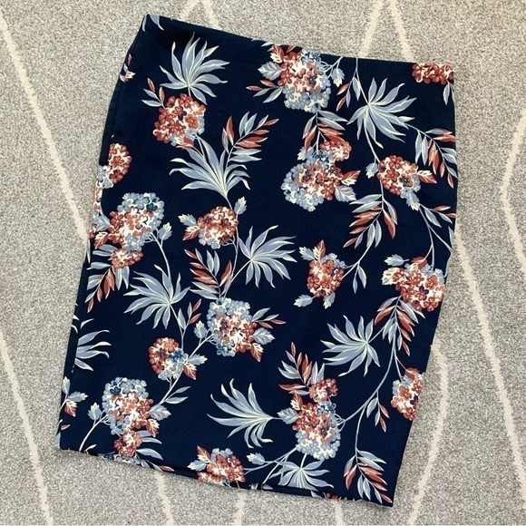 Ann Taylor Factory Navy Flora Pencil Skirt NWT - Picture 1 of 6